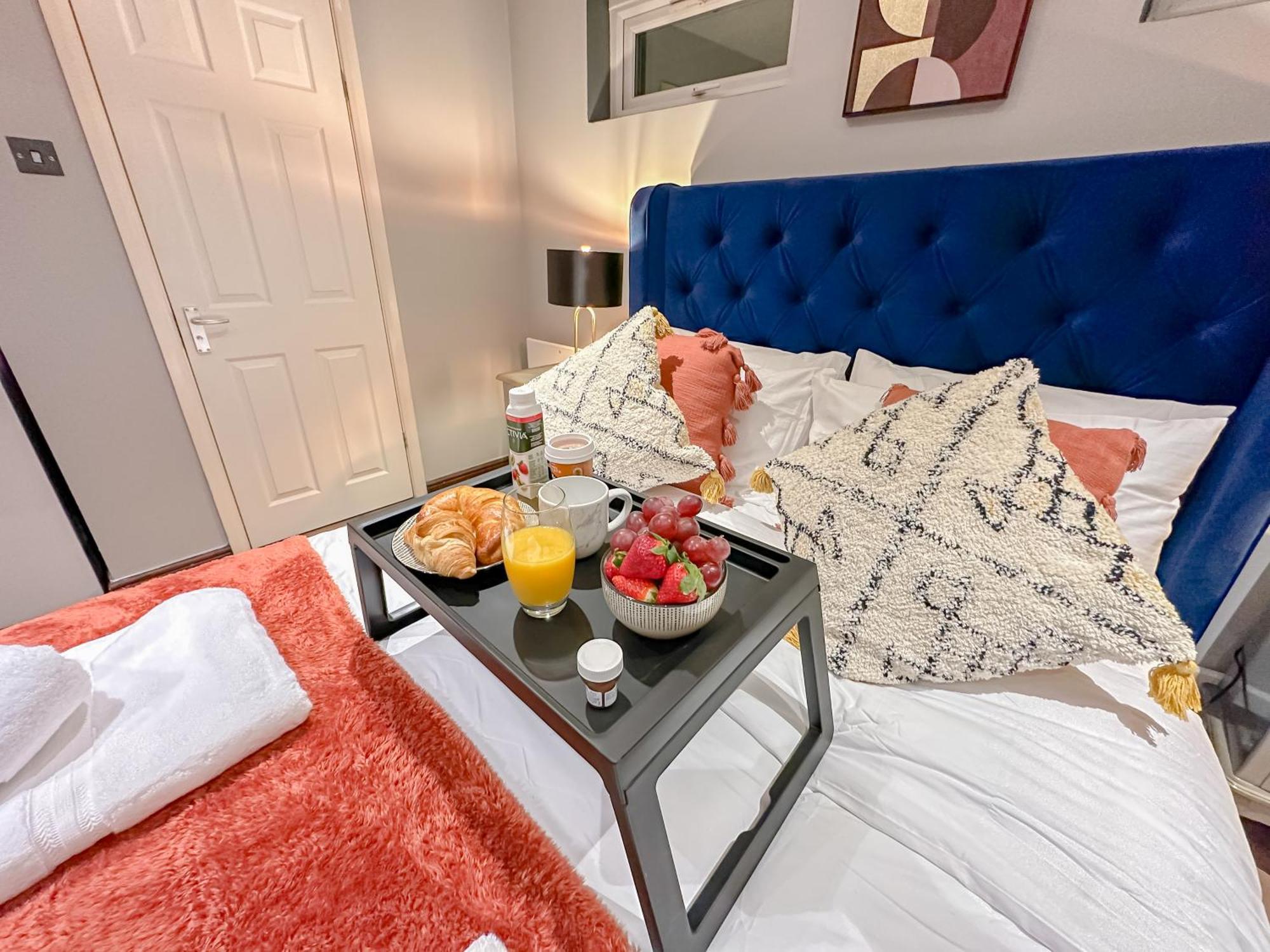 Stunning Studio Garden House - Free Wifi & Parking 헨던 외부 사진