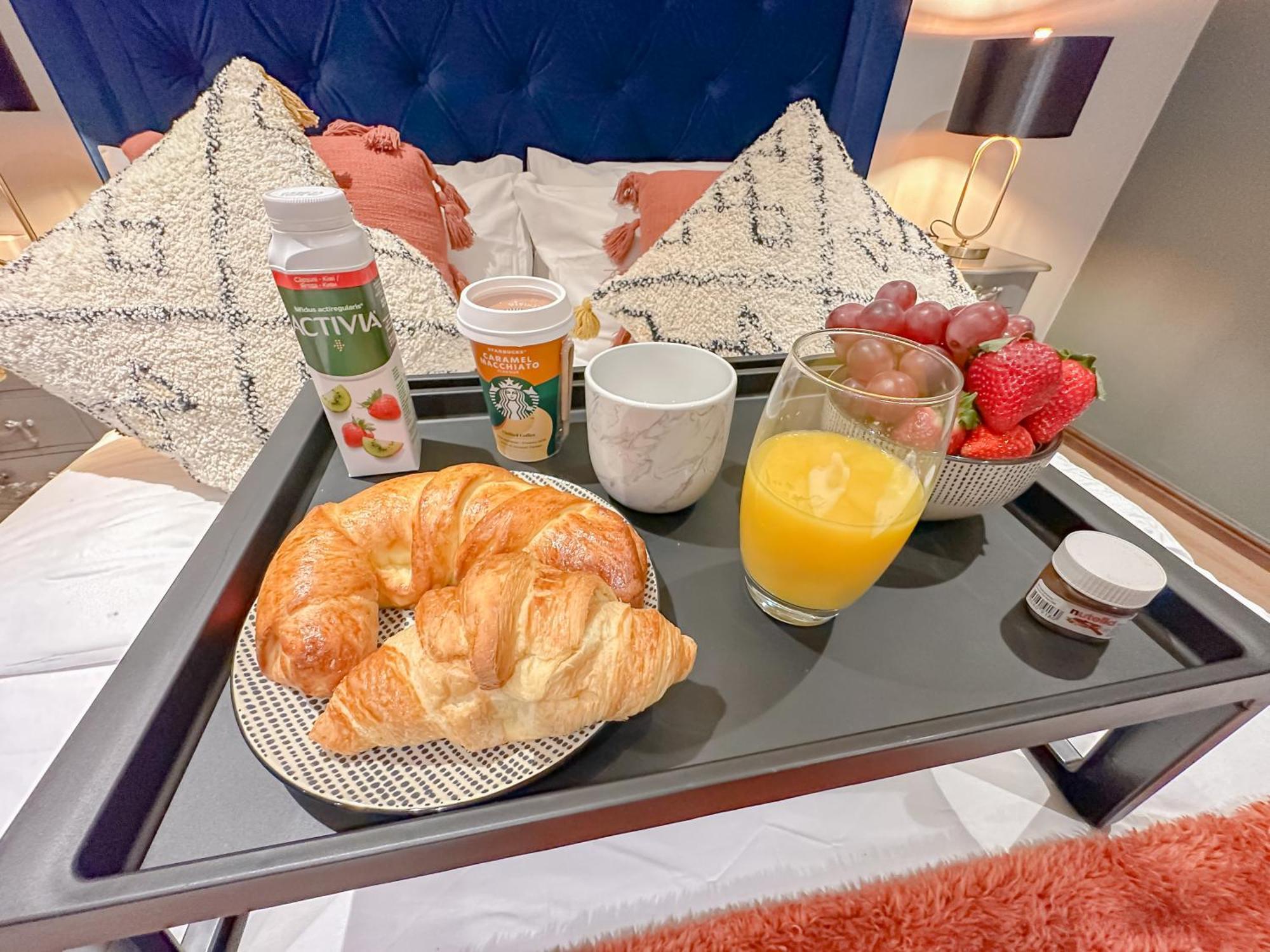 Stunning Studio Garden House - Free Wifi & Parking 헨던 외부 사진