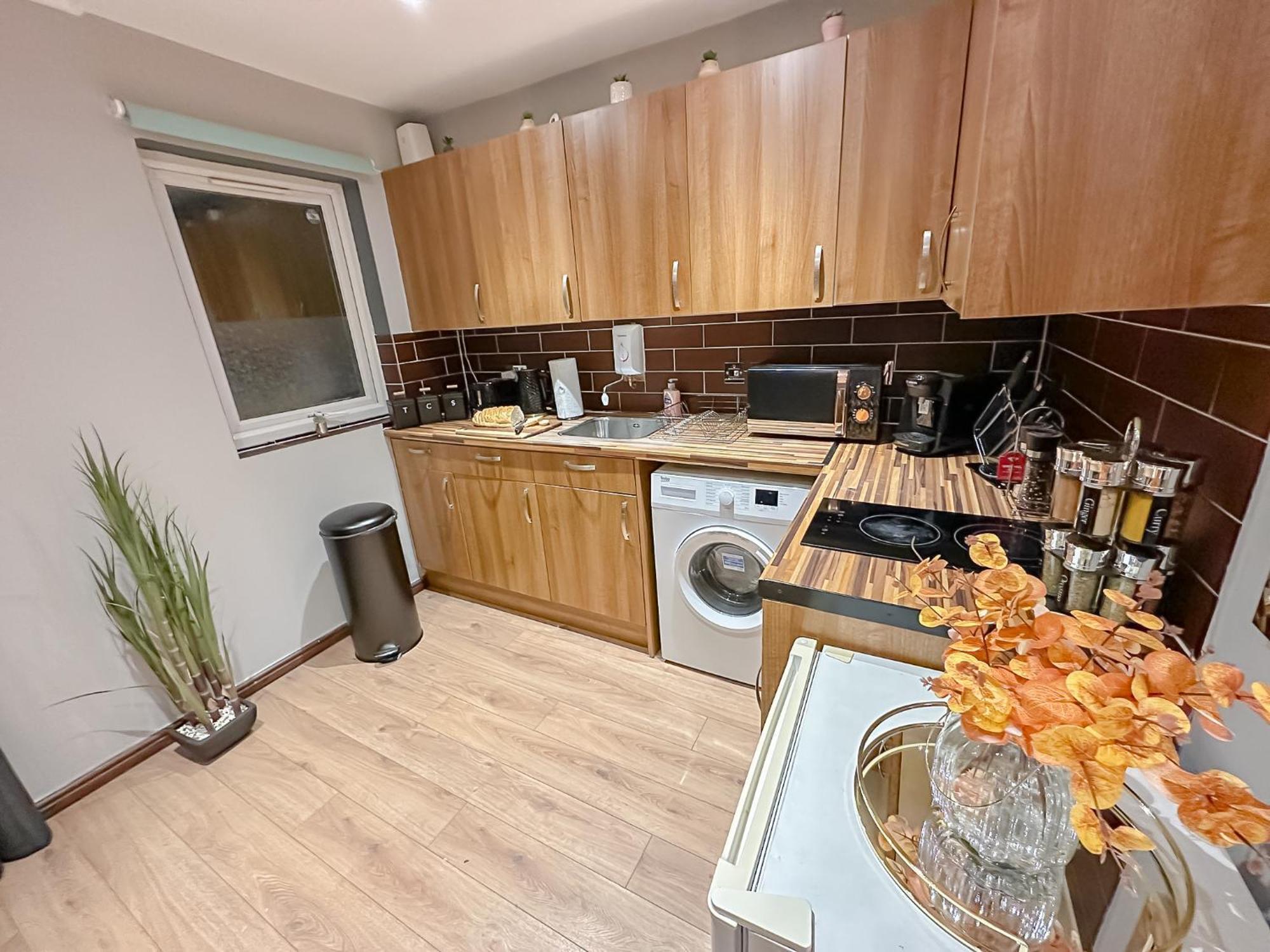 Stunning Studio Garden House - Free Wifi & Parking 헨던 외부 사진